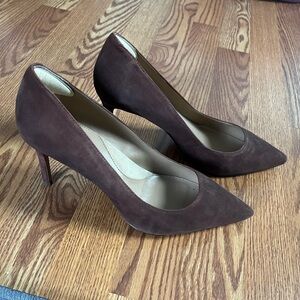 Banana Republic chocolate brown suede madison pumps size 10